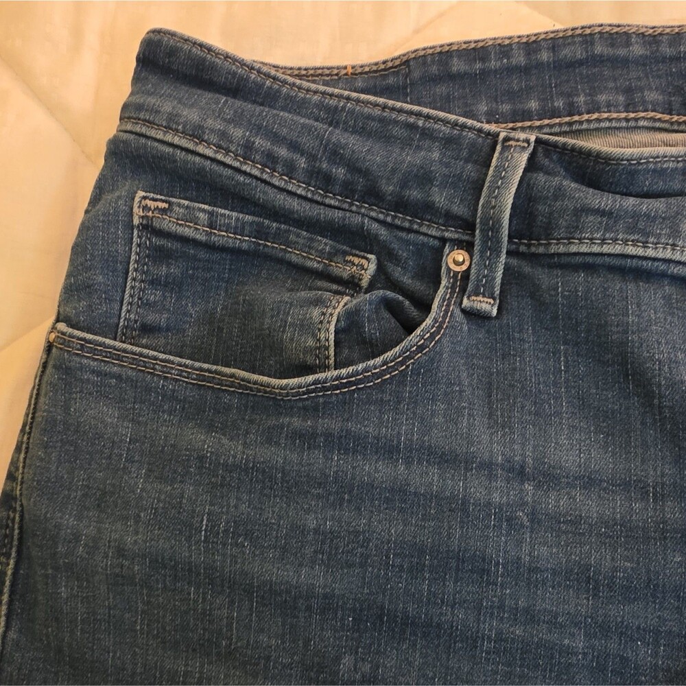 Levi's Womens Skinny Jeans - Blue Solid Medium Wash Mid Rise 5-Pocket Button - Picture 8 of 11